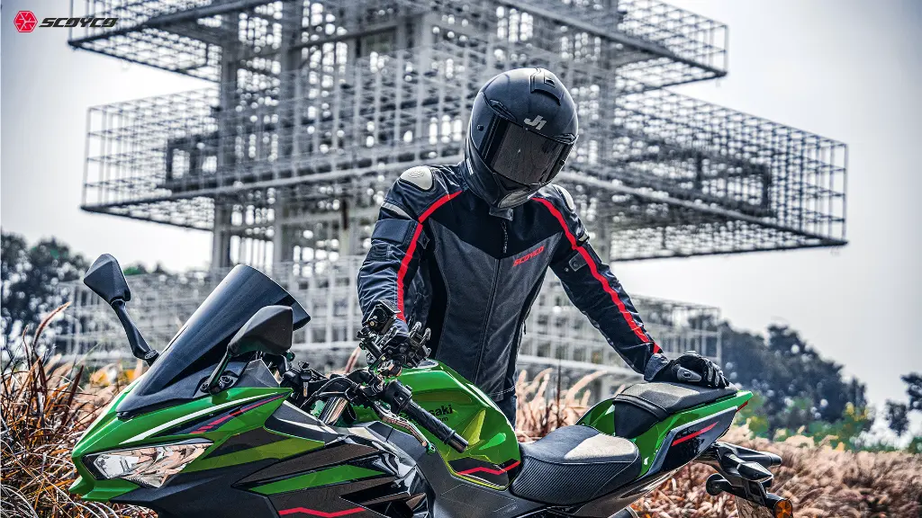 JK181_06_model.webp