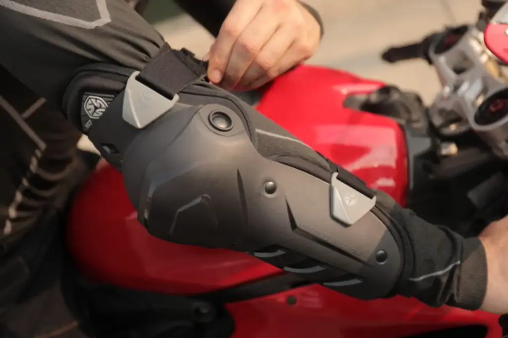 Set de protección de Rodilleras estilo corto de cuatro estaciones-H17